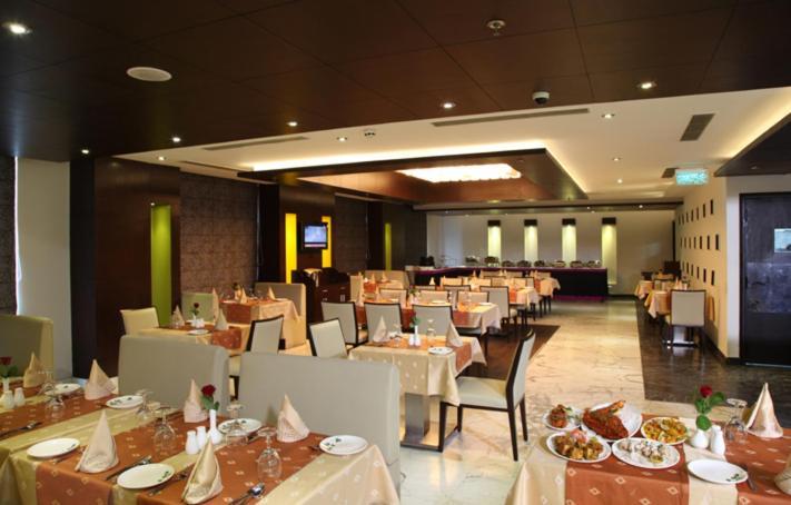 Treehouse Queens Pearl Ґурґаон Екстер'єр фото