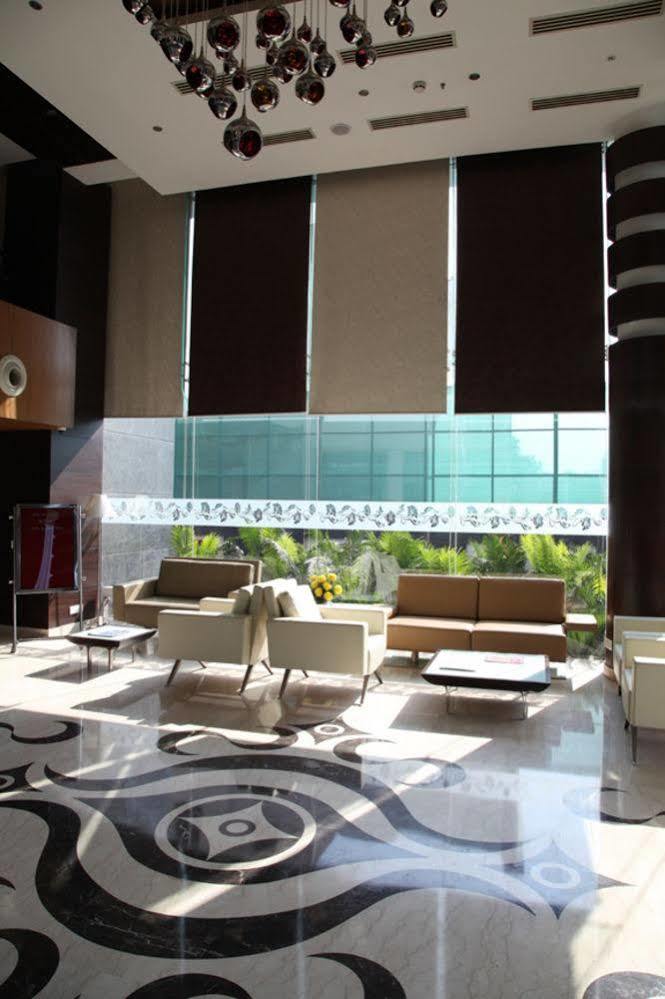 Treehouse Queens Pearl Ґурґаон Екстер'єр фото